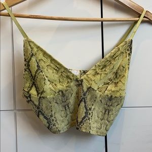 Garage Crop Top 🐍